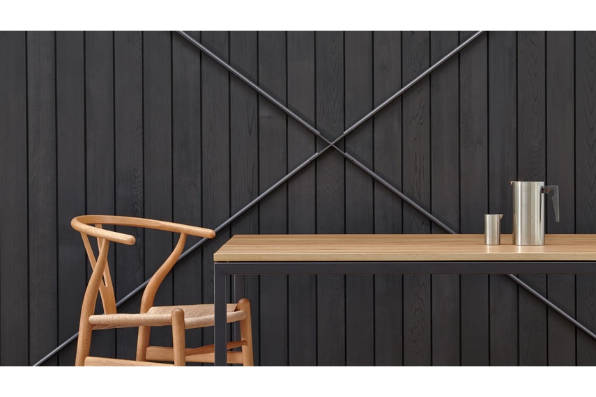 The table comes in a range of sizes and finishes