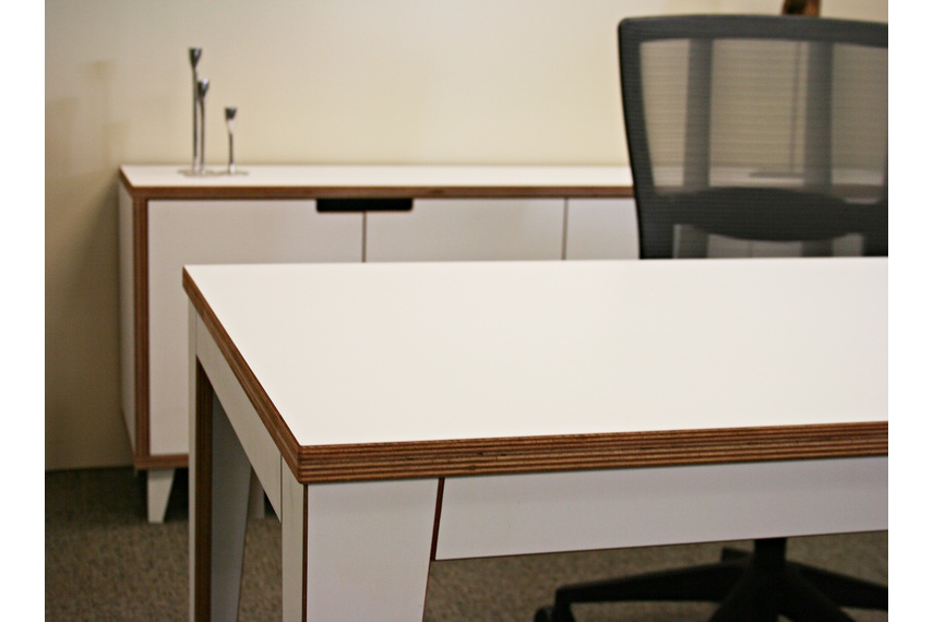 Nordic desk