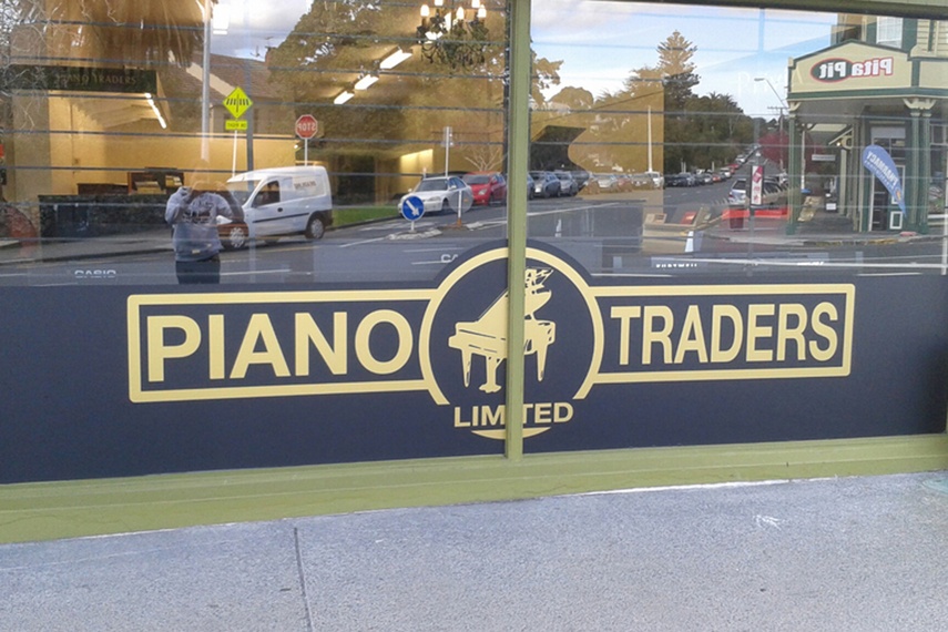 Piano traders window