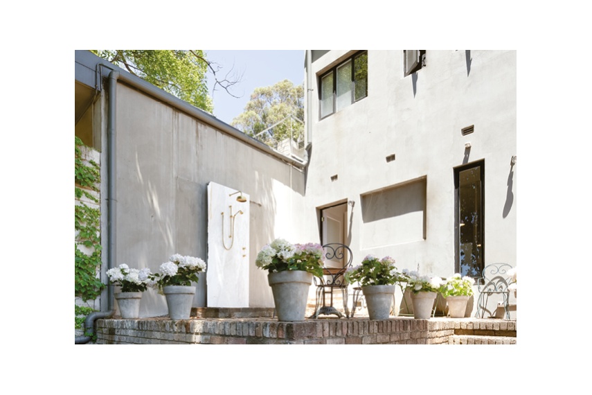 Perrin & Rowe outdoor showers are made from uncoated bare brass