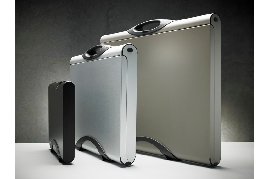 Slim looking view of the 3 different sized capsules which also shows them standing up