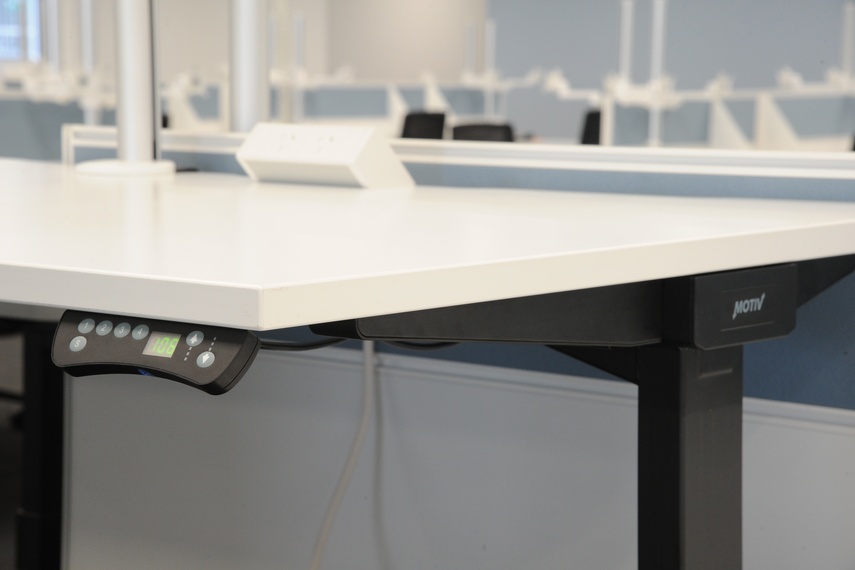 Motiv Electric Adjust workstation.