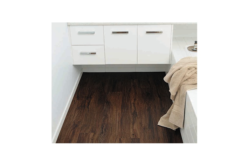 The Expona Superplank range comes in 16 colours, making it easy to choose and install for quick turnaround projects.