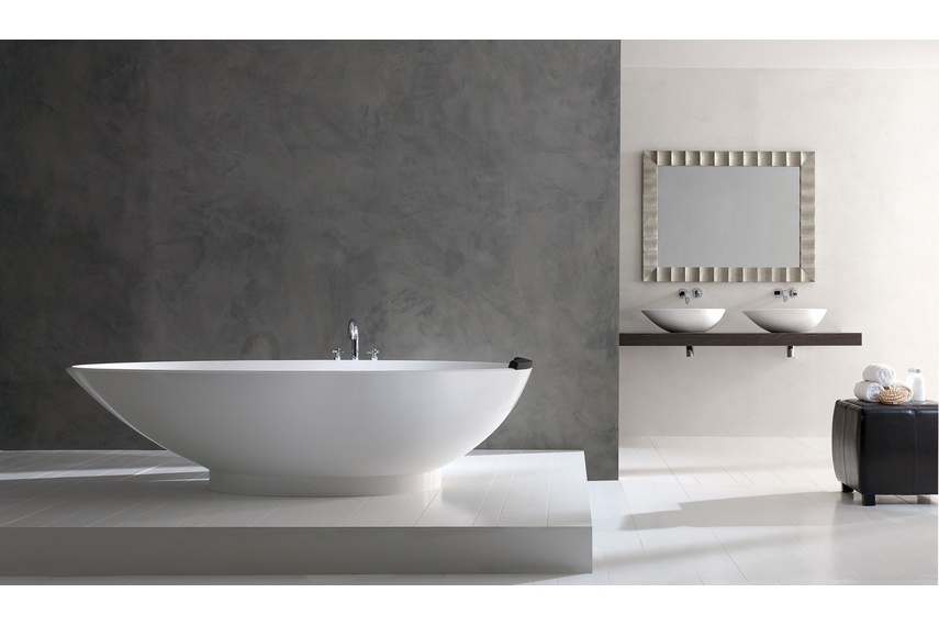 Napoli freestanding bath.