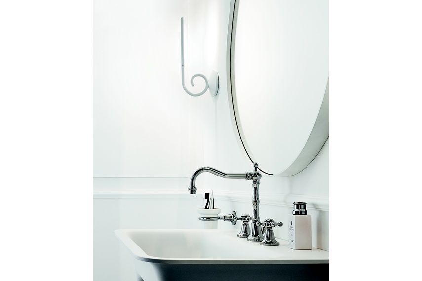 Agora 3th basin mixer.