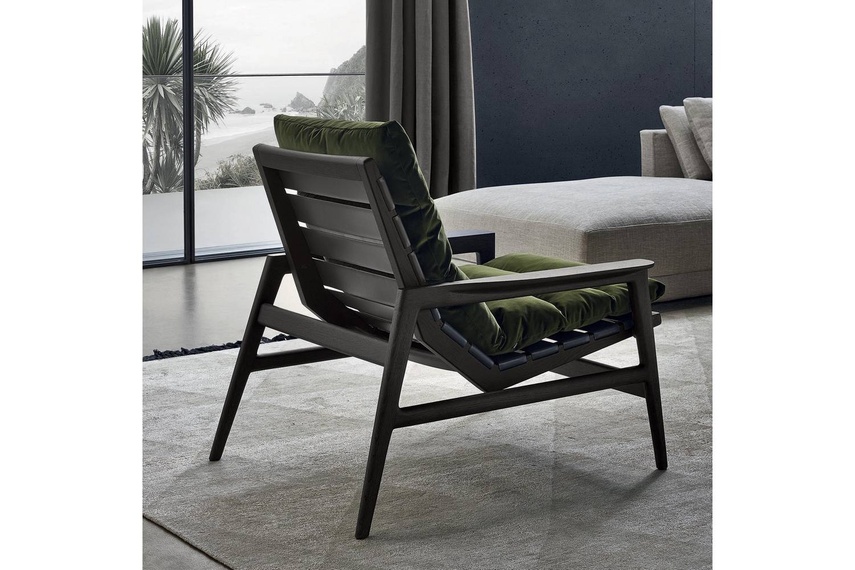 The Ipanema armchair offers a new concept of comfort