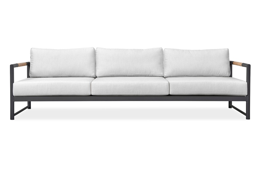 Breeze XL sofa by Harbour Outdoor.