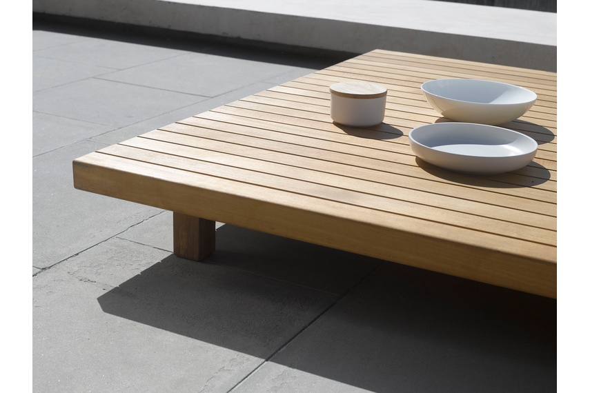 Detail of the Vis à Vis coffee table.