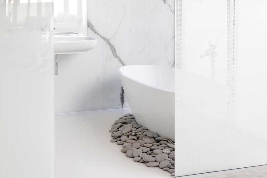Glass wall lining printed with marble image at 1440dpi