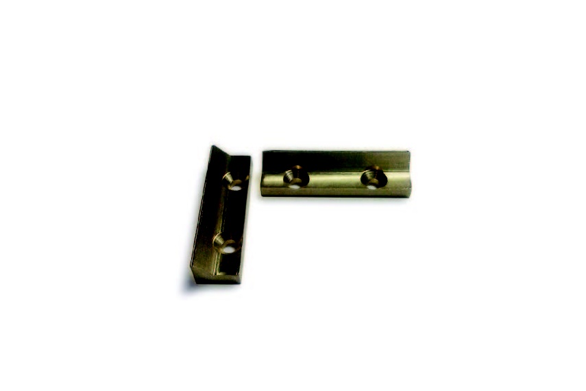 To be used with HB1410 timber fixing kit on timber doors