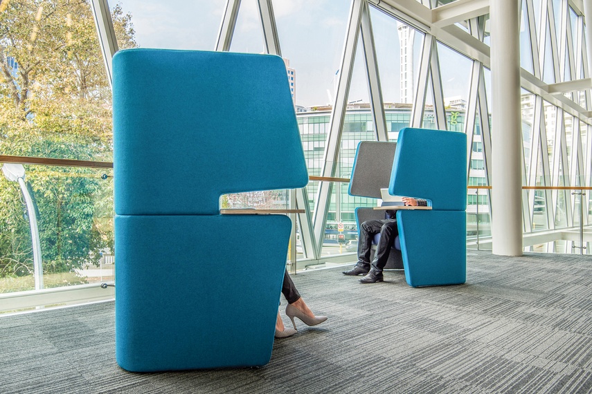 Chat chair by Vidak.