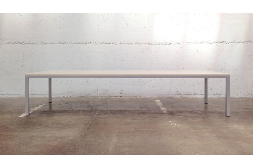 The table comes in a range of sizes and finishes