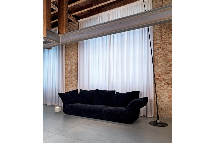 Standard sofa by Edra.