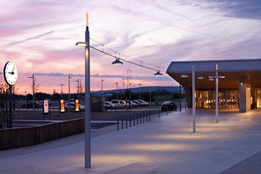 Flexible problem-solvers: WE-EF RFS500 LED catenary luminaires