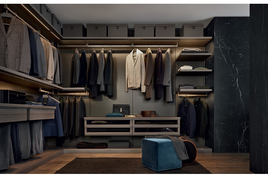 Ubik walk-in wardrobe boasts both functionality and style.