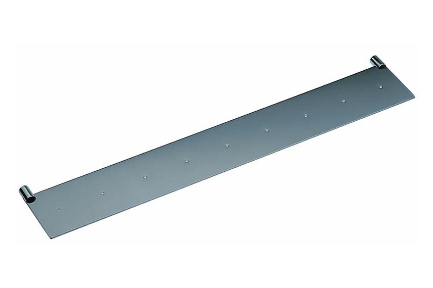 Flat shelf bathtub