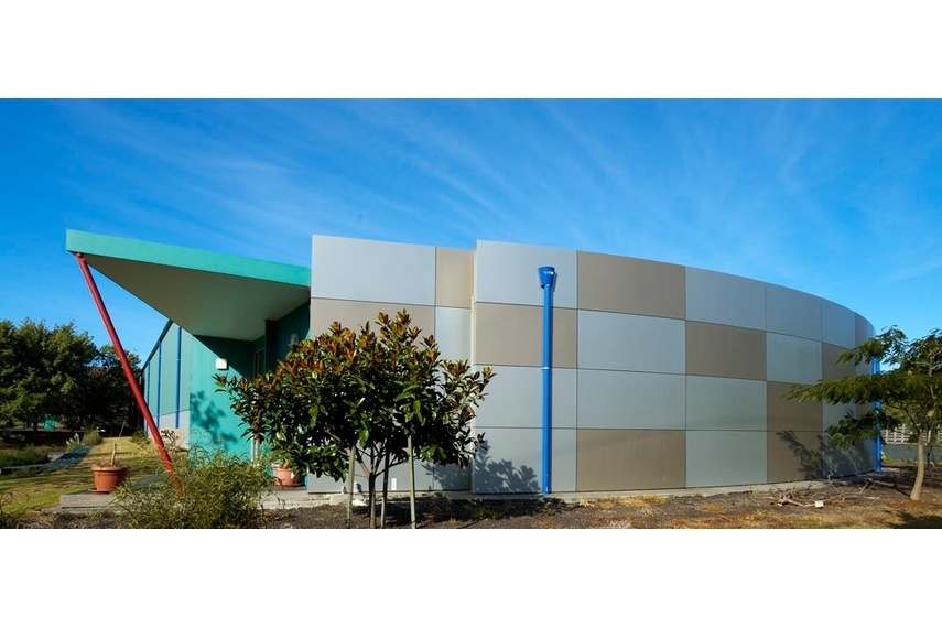 Alucomat® - metallic silver and medium bronze